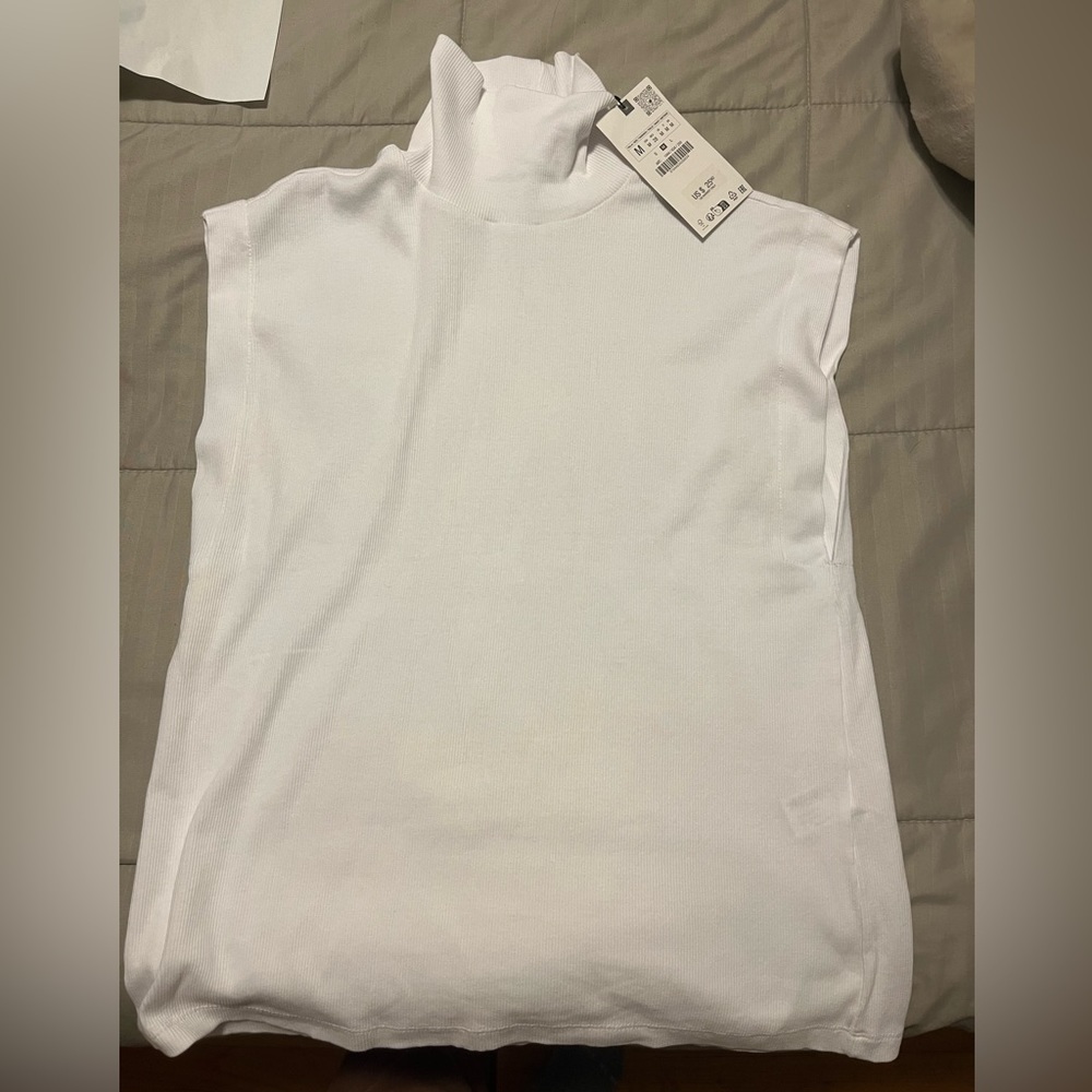 Zara sleeveless white turtleneck
